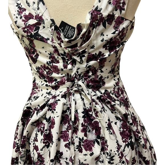 HOT TOPIC White Skull & Floral Print Fit & Flare Dress Corset Back Roses Goth - Picture 4 of 9